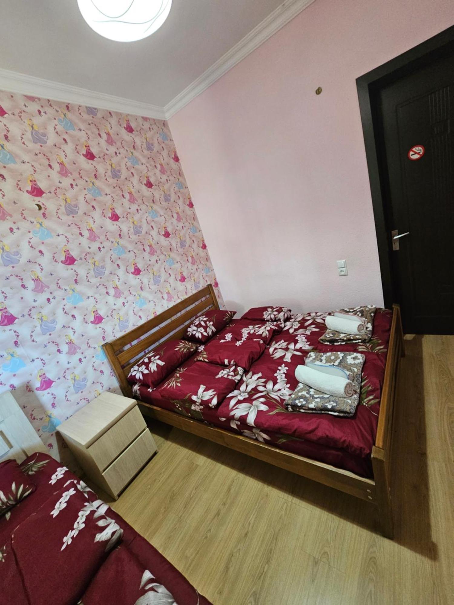 Guesthouse different Tbilissi Chambre photo